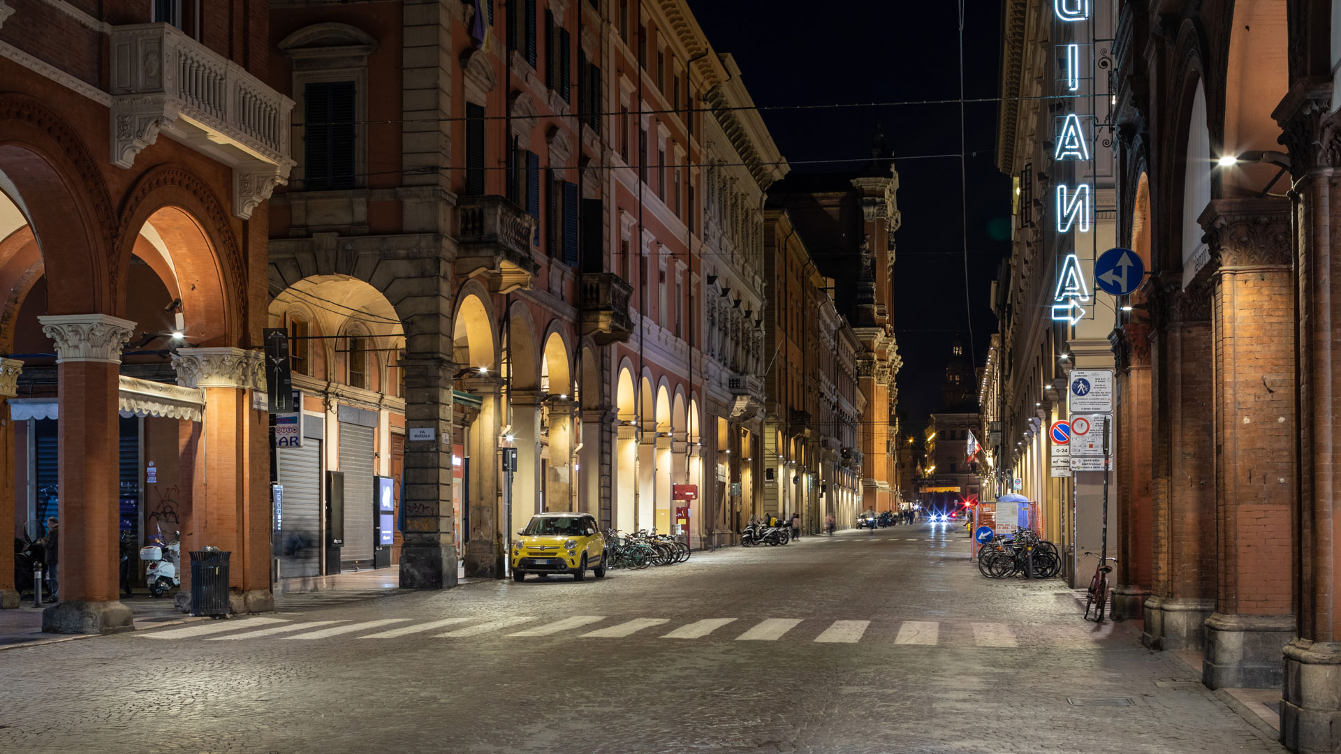 I-DEA_Via-Indipendenza_Portici-©-oscar-ferrari Illuminazione di Bologna - Foto Credits Oscar Ferrari